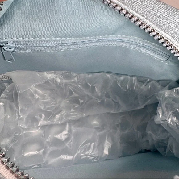 NWT Disney x Primark Stitch Crossbody Bag, or Camera Bag. Hibiscus pattern - Picture 10 of 15